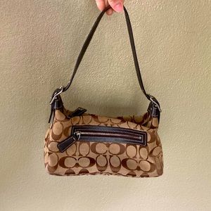 Small Coach Logo Purse with Shoulder Strap